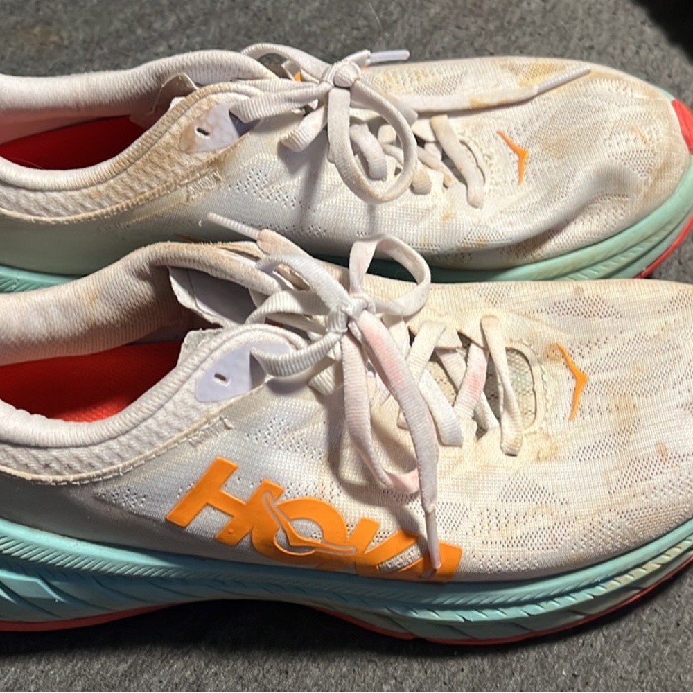 Hokas